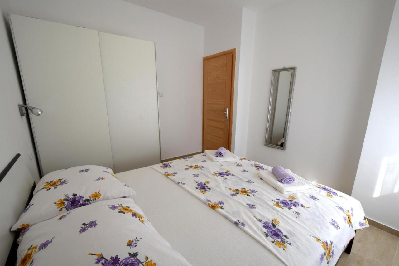 Apartments Buturajac คิร์ก ภายนอก รูปภาพ