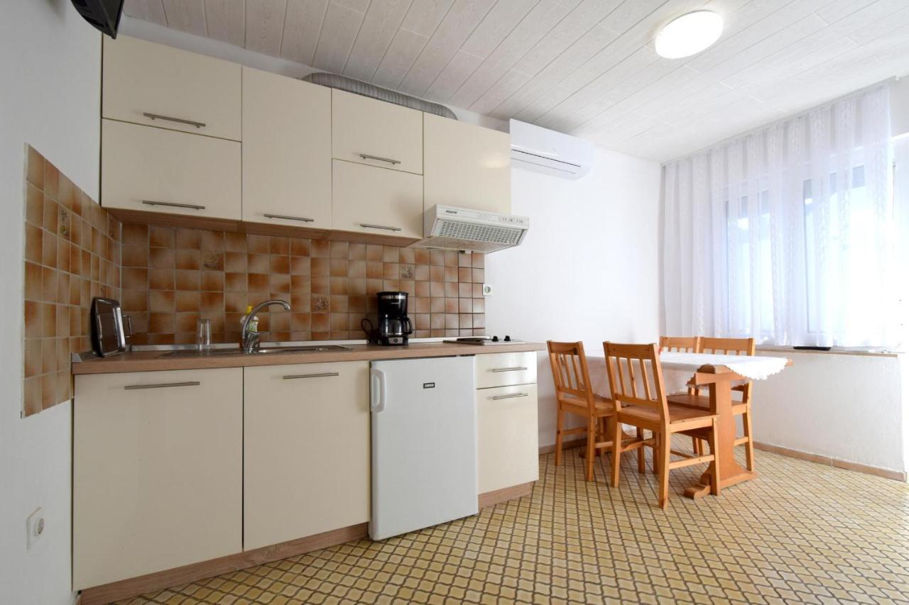 Apartments Buturajac คิร์ก ภายนอก รูปภาพ